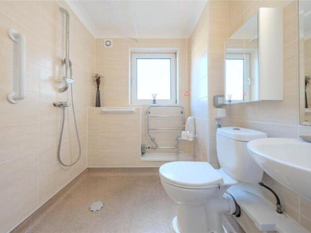 Apartment for sale in Roundhay, West Yorkshire