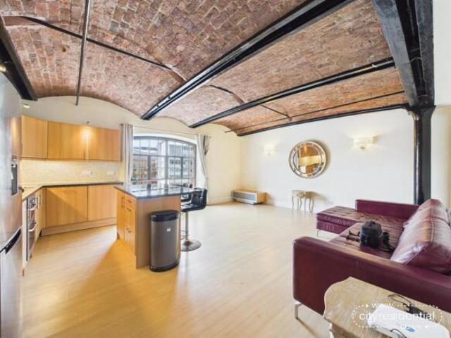 Apartment for sale in Wapping, Greater London