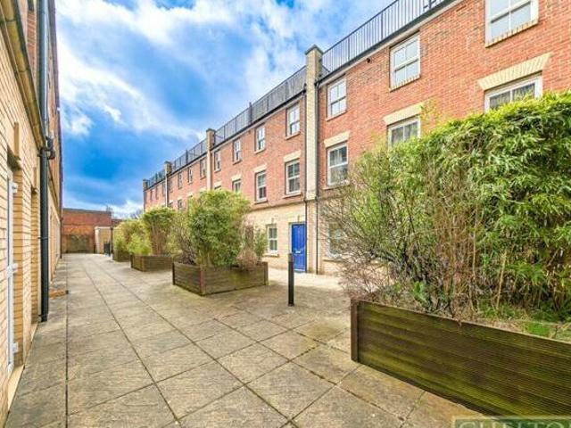 House for sale in Northampton, Northamptonshire