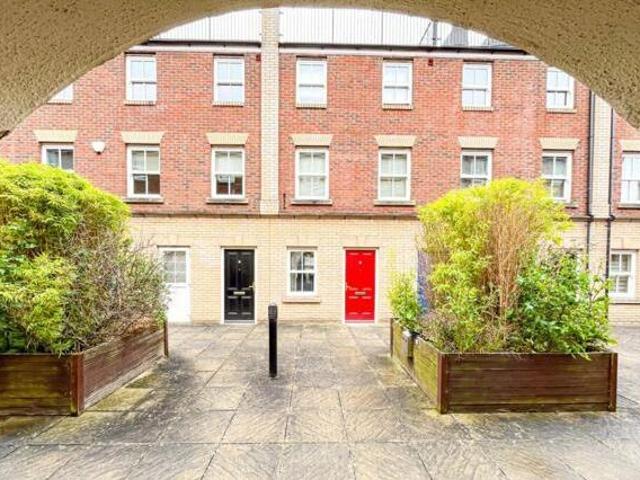 House for sale in Northampton, Northamptonshire