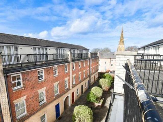 House for sale in Northampton, Northamptonshire