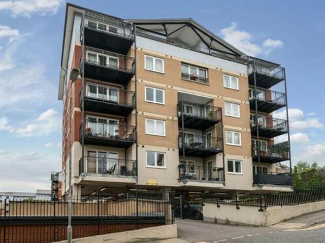 House for sale in Batchworth, Hertfordshire