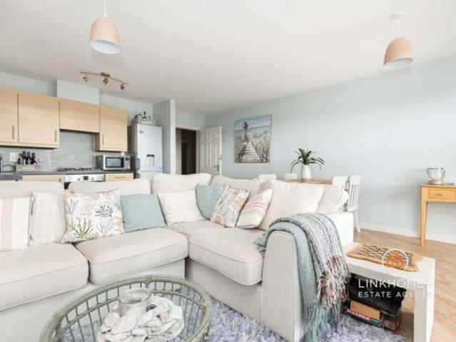 Apartment for sale in Poole