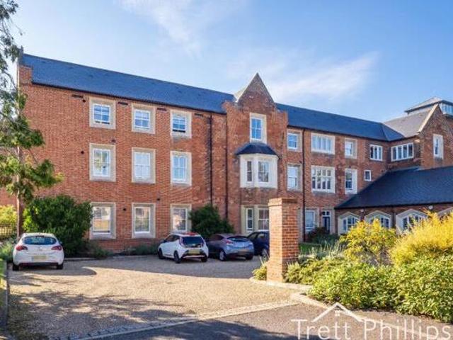 House for sale in New Catton, East Bank
