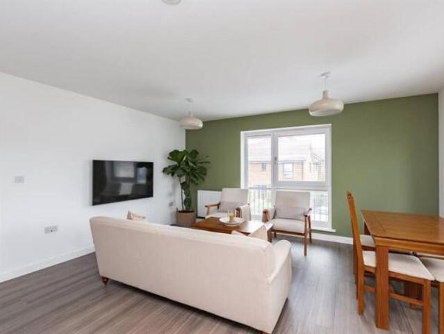 Apartment for sale in Tylman Place, Oad Street