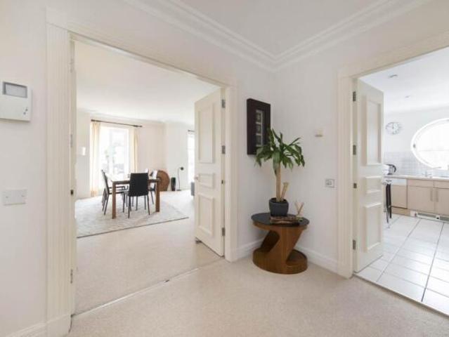 Apartment for sale in Kensington, Calderstones
