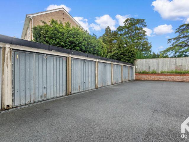 Apartment for sale in Golden Valley, Gloucestershire