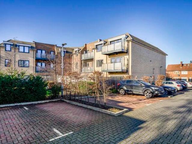 Apartment for sale in Greater London