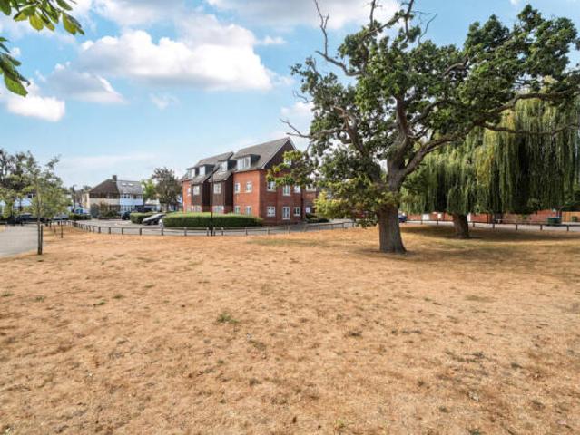 Apartment for sale in New Eltham, Greater London