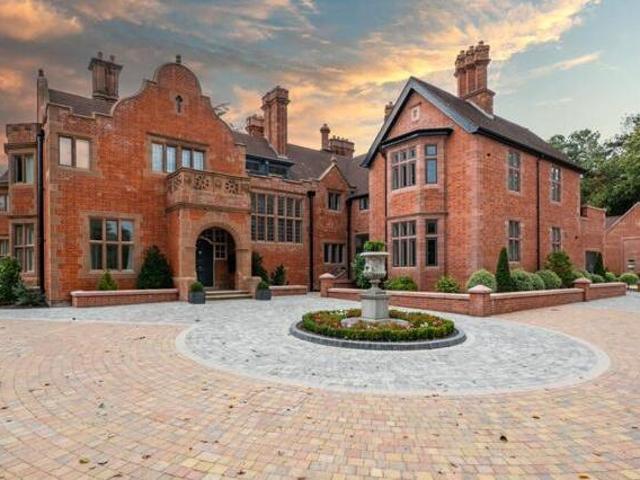 House for sale in Green Close, Warwickshire