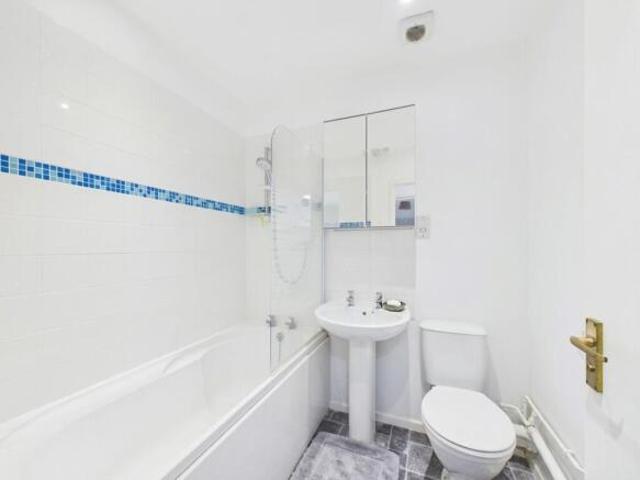 Apartment for sale in Cheltenham, Gloucestershire