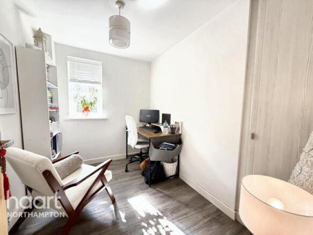 Apartment for sale in Northampton, Northamptonshire