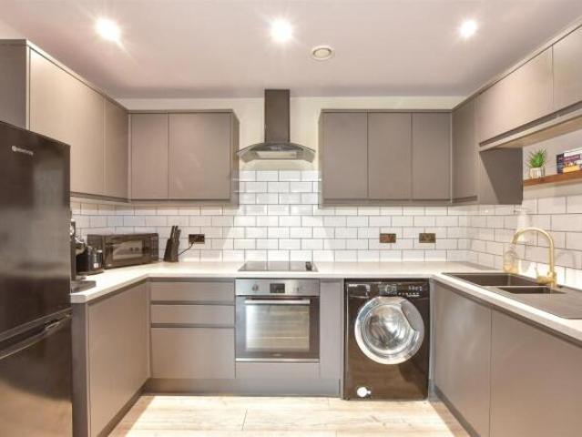 Apartment for sale in The Bridge, Kent