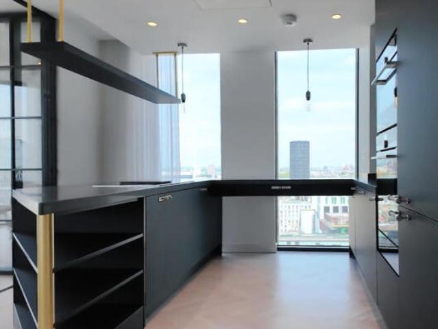 Apartment for sale in Cat Hill, England