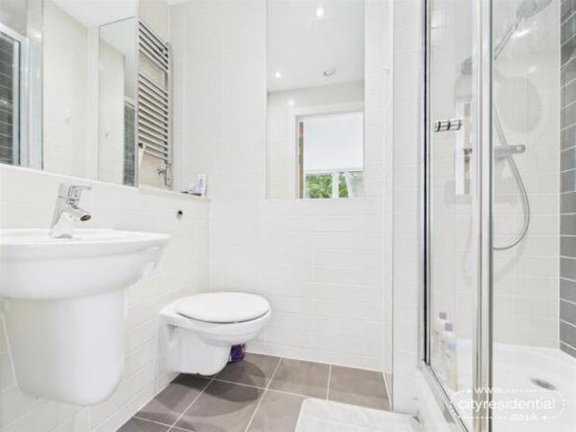 Apartment for sale in Waterfront, Calderstones