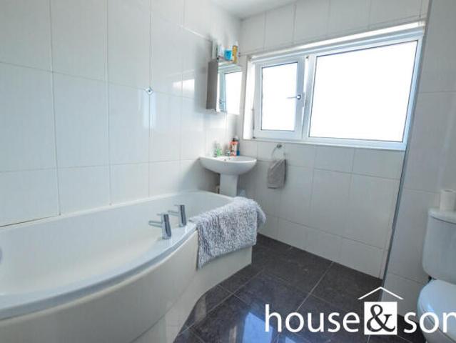 Apartment for sale in West Cliff, Bournemouth