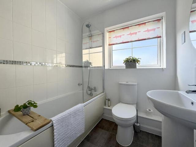 Apartment for sale in Worthing, West Sussex