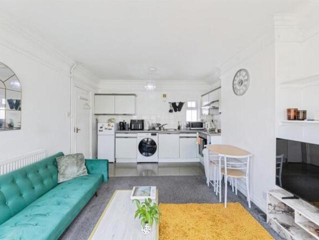 Apartment for sale in The Slade, Oxfordshire