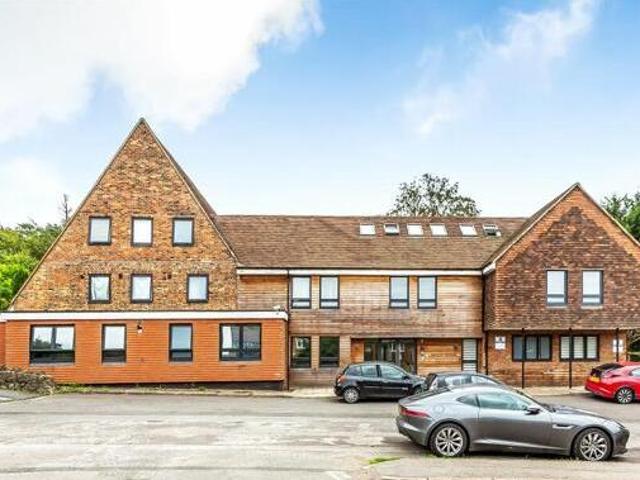 House for sale in Oxted, Hillview
