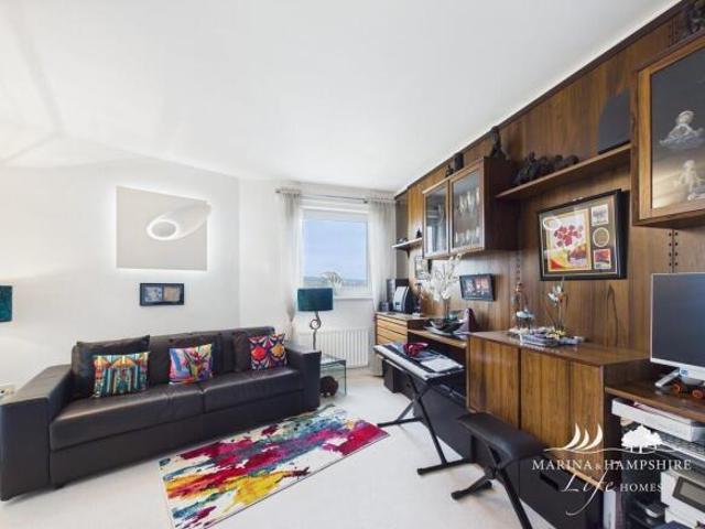 Apartment for sale in Port Solent, City Of Portsmouth
