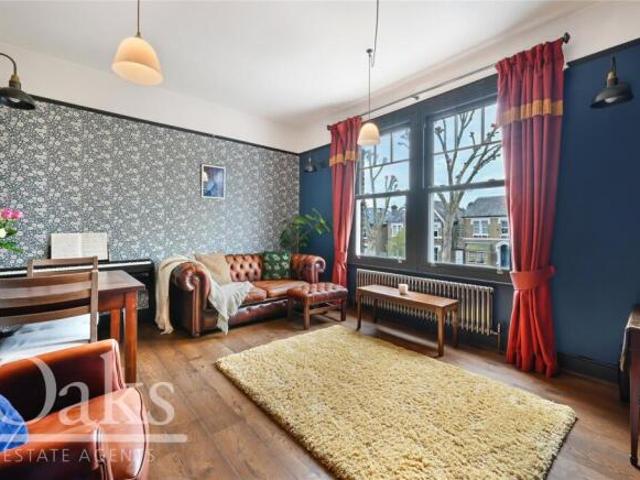 Apartment for sale in London Borough of Lambeth, Greater London