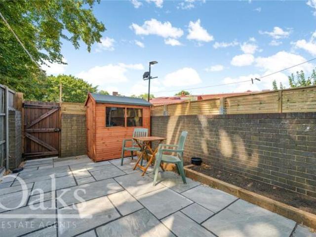 Apartment for sale in London Borough of Lambeth, Greater London