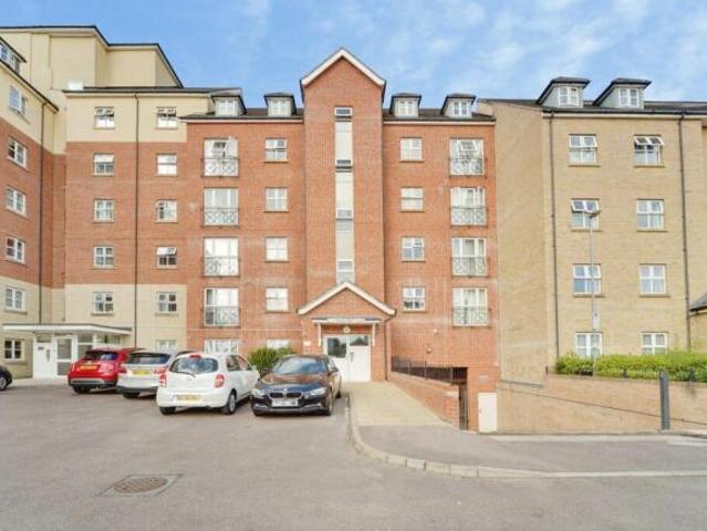 Apartment for sale in Bedford, England
