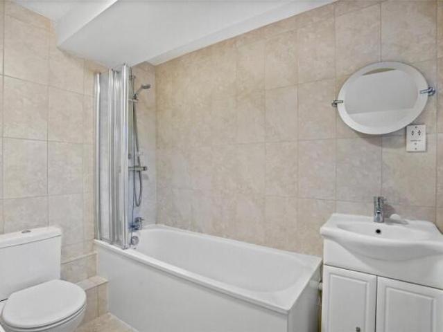 Apartment for sale in North Watford, Hertfordshire