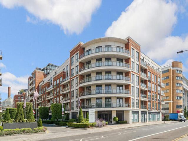 Apartment for sale in Five Acres, Hertfordshire