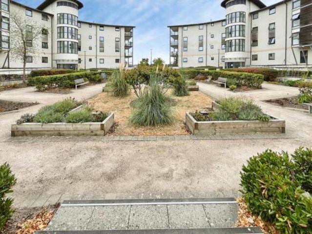 Apartment for sale in Swindon