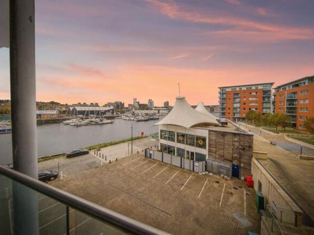 Apartment for sale in Key Street, Suffolk