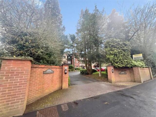 Apartment for sale in Goldthorn Hill, West Midlands