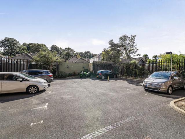 Apartment for sale in London Borough of Bexley, Greater London