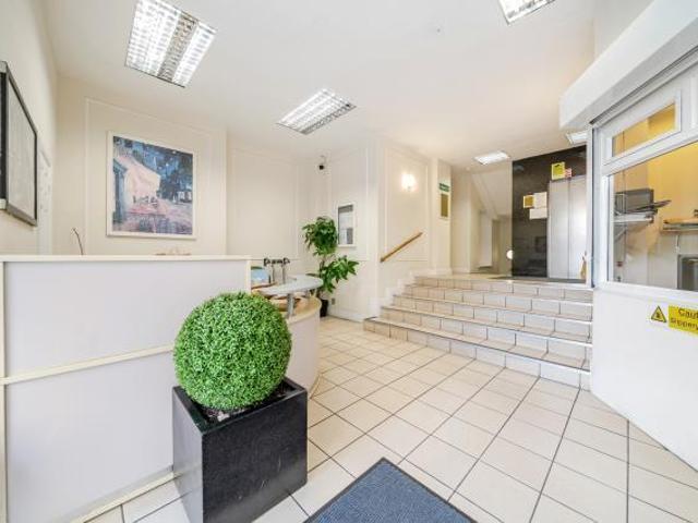 Apartment for sale in Greater London