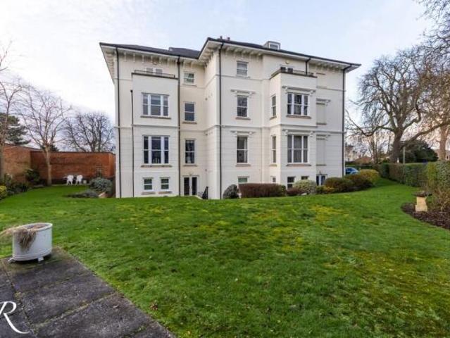 Apartment for sale in Golden Valley, Gloucestershire