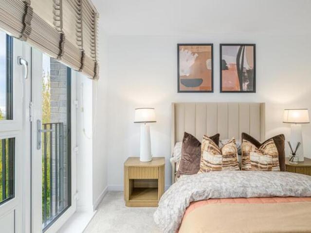 Apartment for sale in Wardle, Burnedge