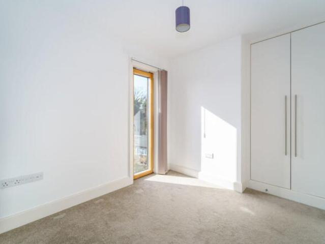 Apartment for sale in Greater London