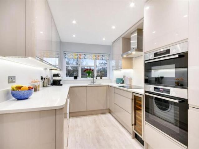 Apartment for sale in Poplar Grove, Greater London