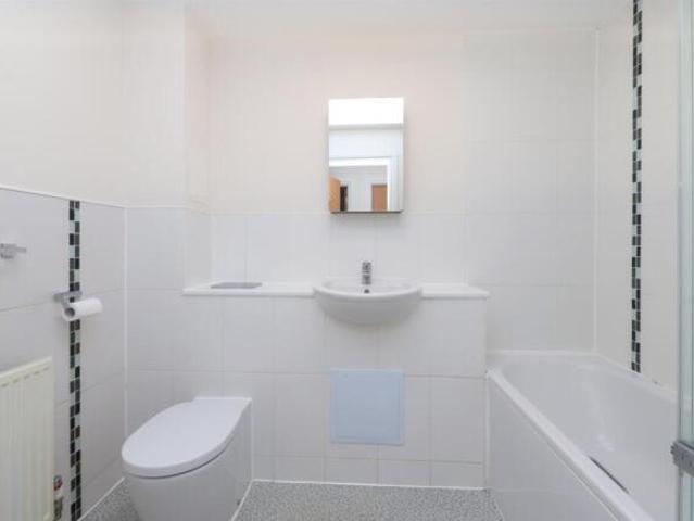 Apartment for sale in Uxbridge, Greater London