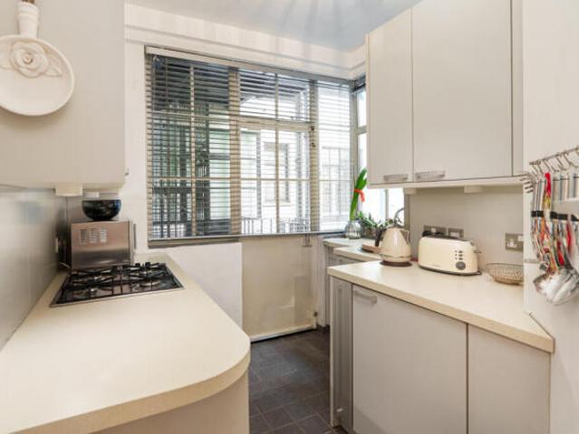 Apartment for sale in East Marylebone, Greater London