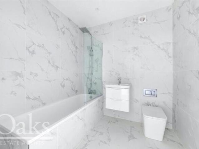 Apartment for sale in London Borough of Croydon, South Norwood