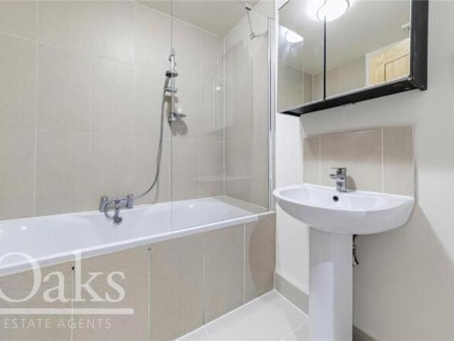 Apartment for sale in London Borough of Croydon, South Norwood