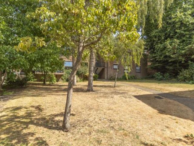 Apartment for sale in Heigham Grove, East Bank