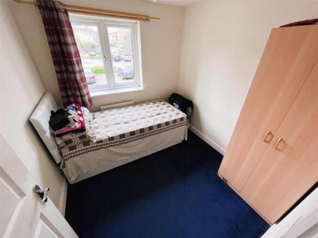 Apartment for sale in Spring Park, Luton