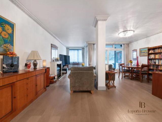 Apartment for sale in St. John's Wood, Greater London
