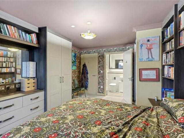 Apartment for sale in East Bank, Norfolk
