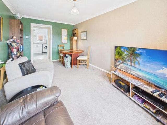 Apartment for sale in Long Lee, West Yorkshire