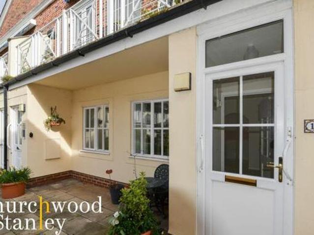 House for sale in Dale Hill, Essex