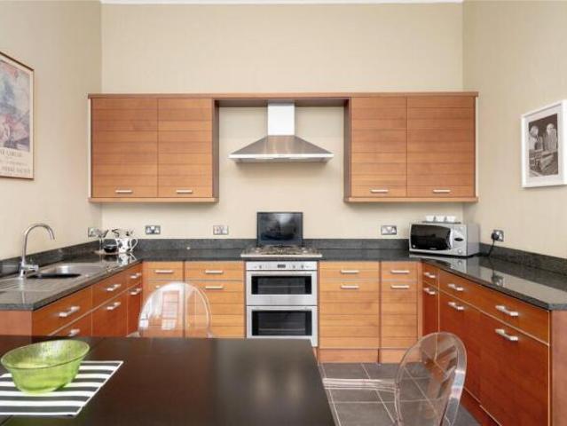 Apartment for sale in Leith, Scotland