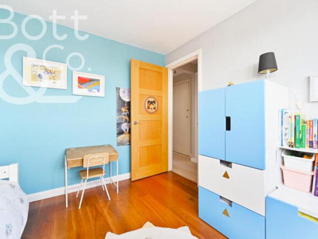 Apartment for sale in Brighton & Hove